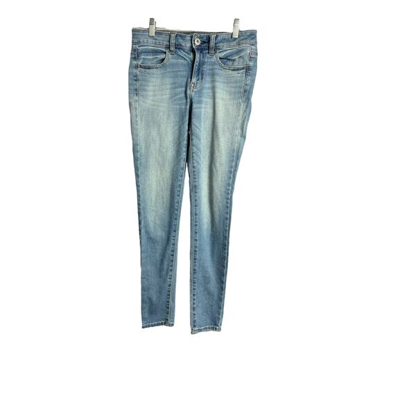 American Eagle Outfitters Super Stretch Light Wash Women's Denim Sz 2 - Picture 1 of 13